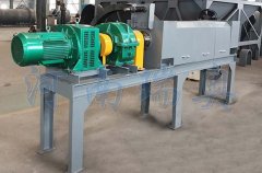 湖南客戶(hù)前來(lái)考察茶葉渣脫水機(jī)